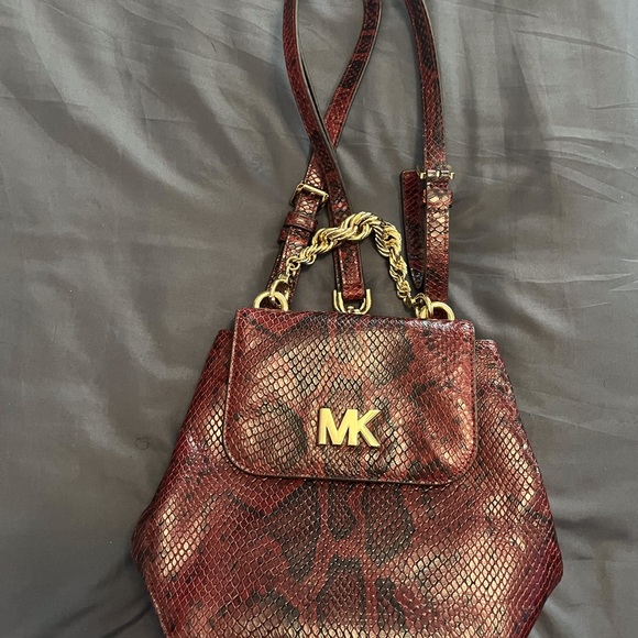 Micheal Kors mini backpack/purse - Picture 4 of 10